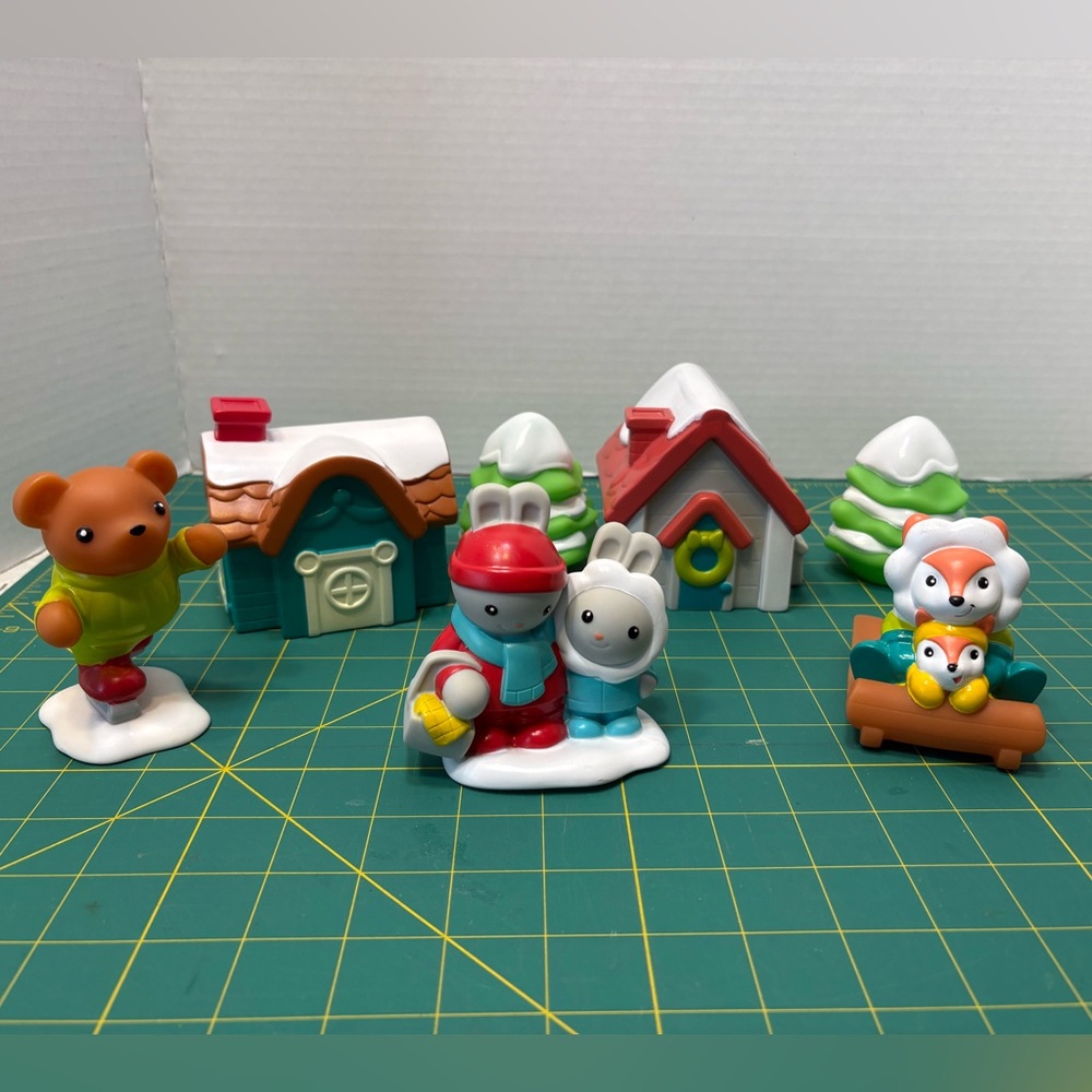 Infantino Go Gaga Holiday Village Infant Sensory Development Baby Toy,  7 Pieces
